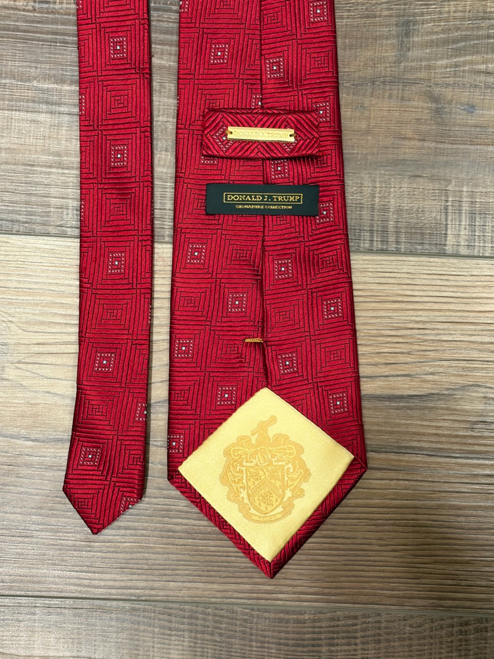 Donald J. Trump gold tag Red Geometric‎ Silk Tie
